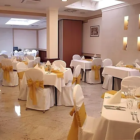 Koedmoen 4* Eger