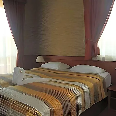 Hotel Koedmoen