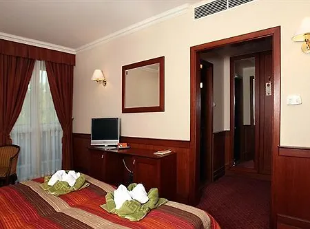 Koedmoen 4* Еґер