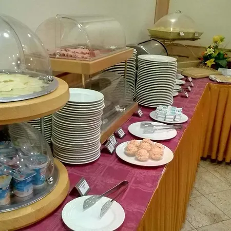 Koedmoen Hotel 4*