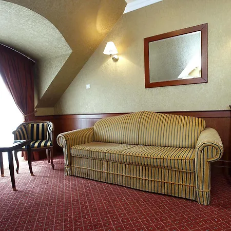 Hotel Koedmoen Eger